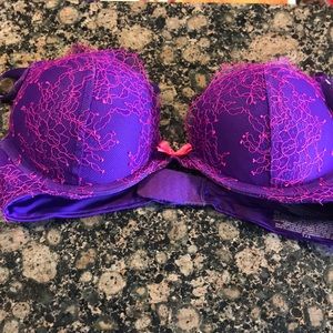 Vs bombshell plunge. 34a